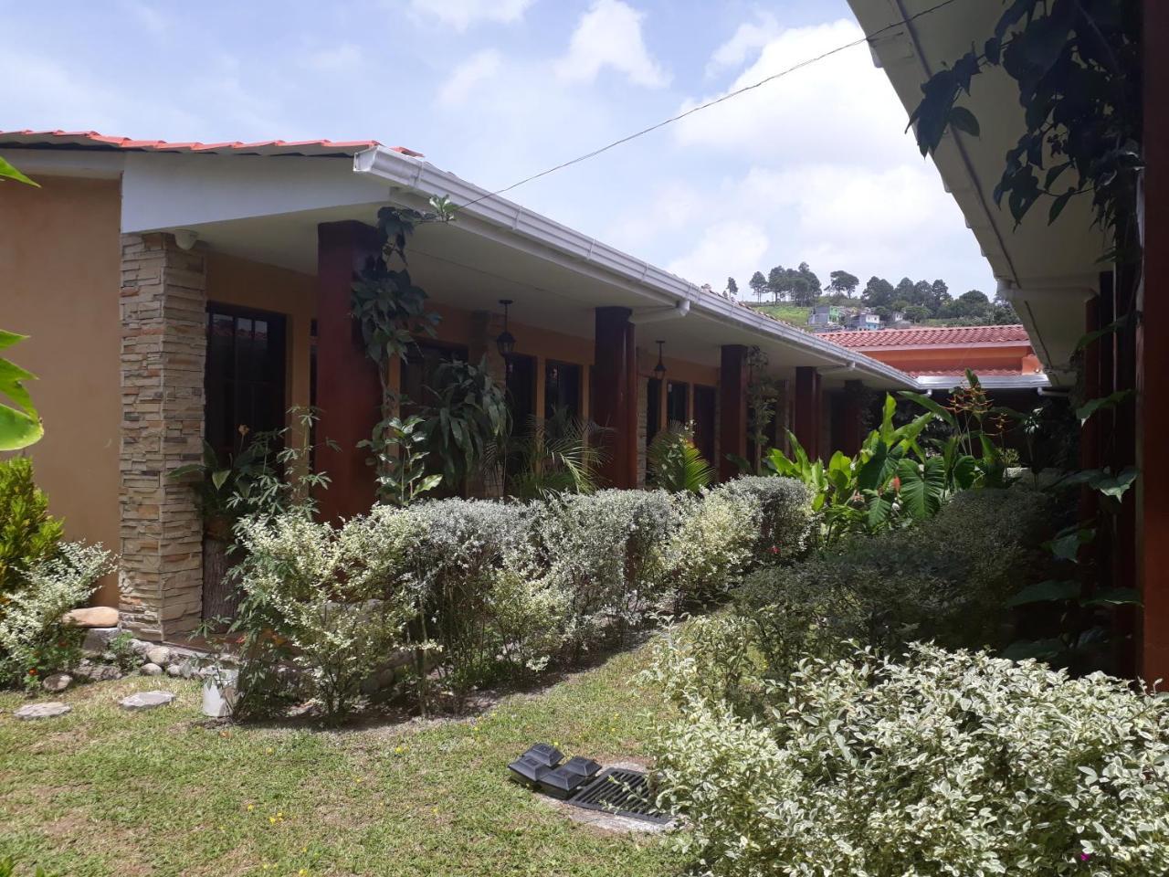 Posada Gema De Copan ซานตา โรซา เด โกปัน ภายนอก รูปภาพ