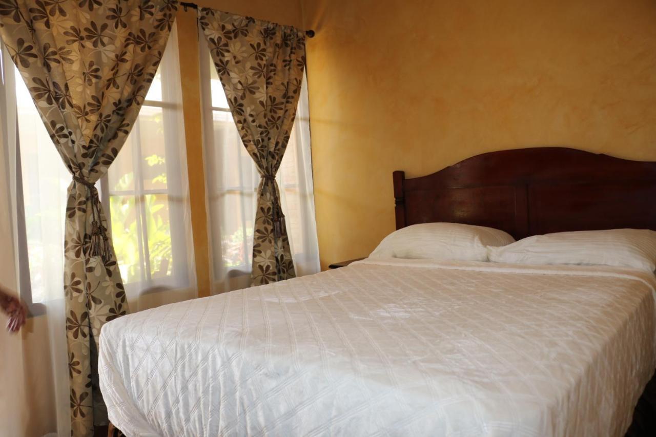 Posada Gema De Copan ซานตา โรซา เด โกปัน ภายนอก รูปภาพ